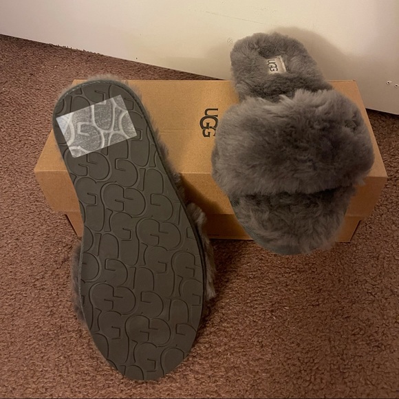 NIB UGG Fluff Slide Slippers / Women size 6 - Picture 3 of 4
